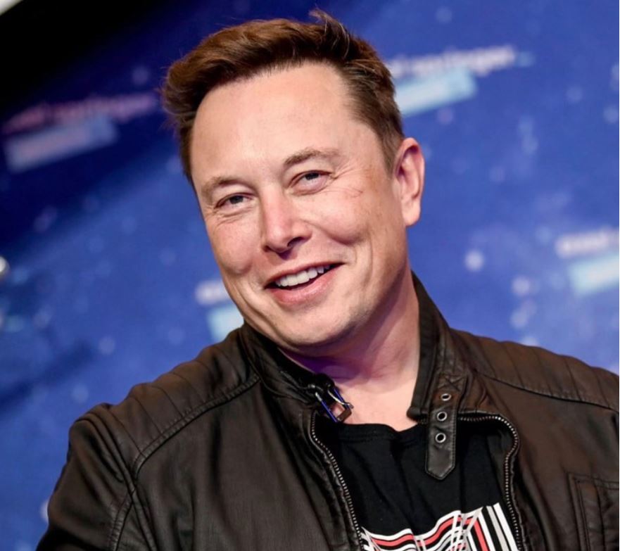 Një robot për palosjen e rrobave, Elon Musk ndan risinë e fundit nga Tesla