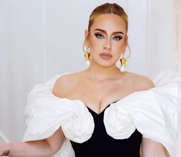 E fiksuar keq pas tij, Adele mohon thashethemet për fejesën e Rich Paul