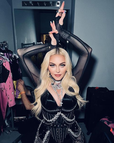 Madonna synon vilën luksoze të Angelina Jolie në Los Angeles