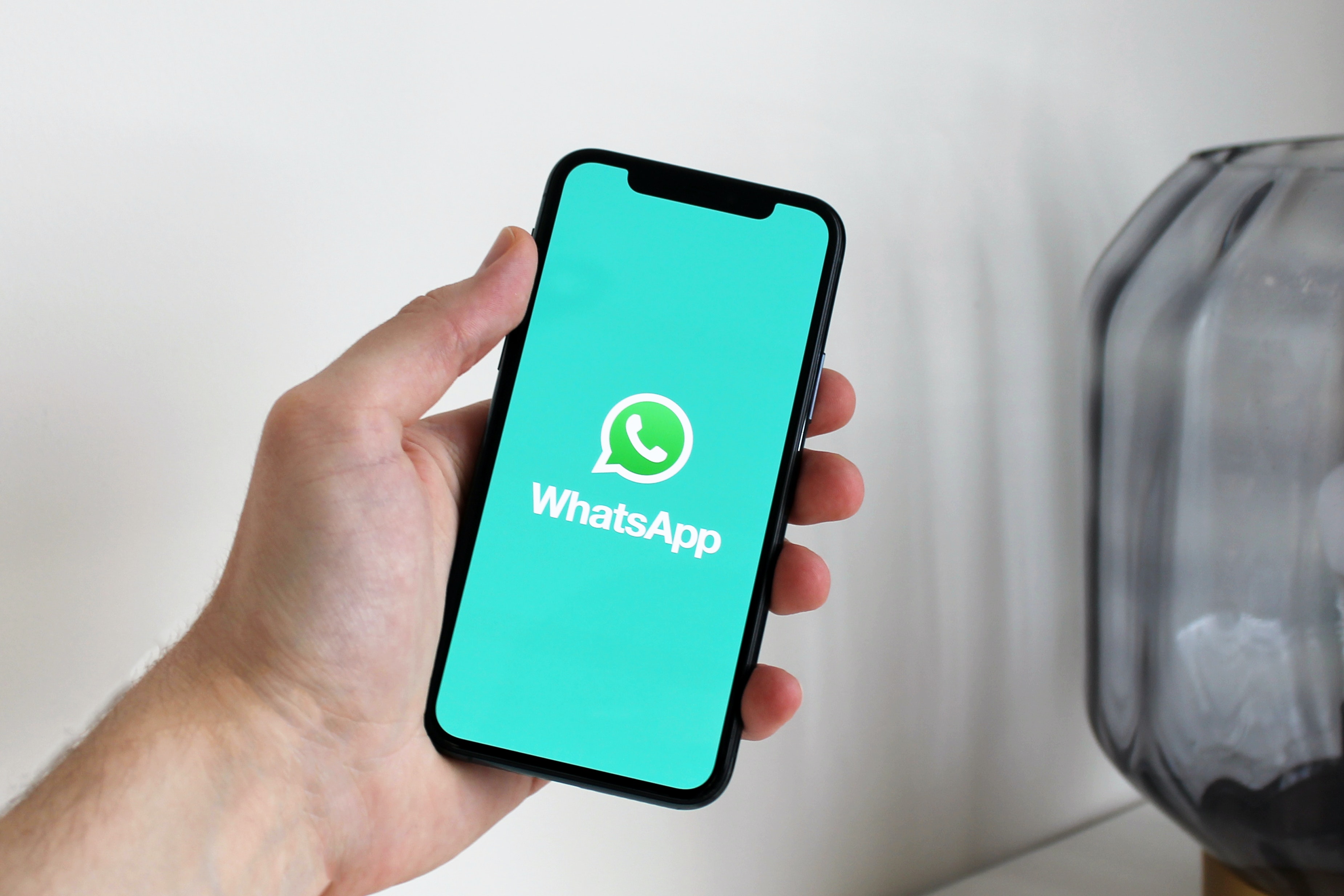Së shpejti do të mund të përdorni WhatsApp në më shumë se një telefon