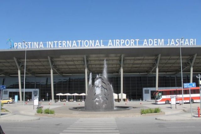 Alarm për bombë! Aeroporti i Prishtinës mbyllet përkohësisht