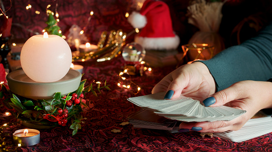 Njihuni me disa nga traditat e çuditshme të Krishtlindjes në botë