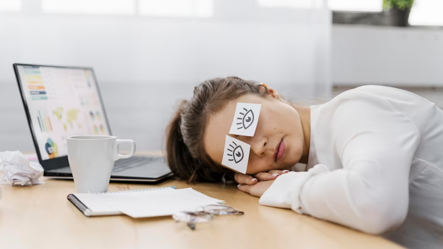 Shtatë shenja paralajmëruese të lodhjes mendore ose rraskapitjes, ja si ta kapërceni atë