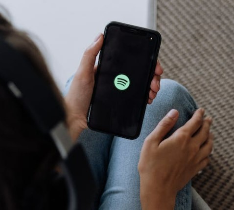 Abonentët rriten por Spotify vijon të humbasë të ardhurat