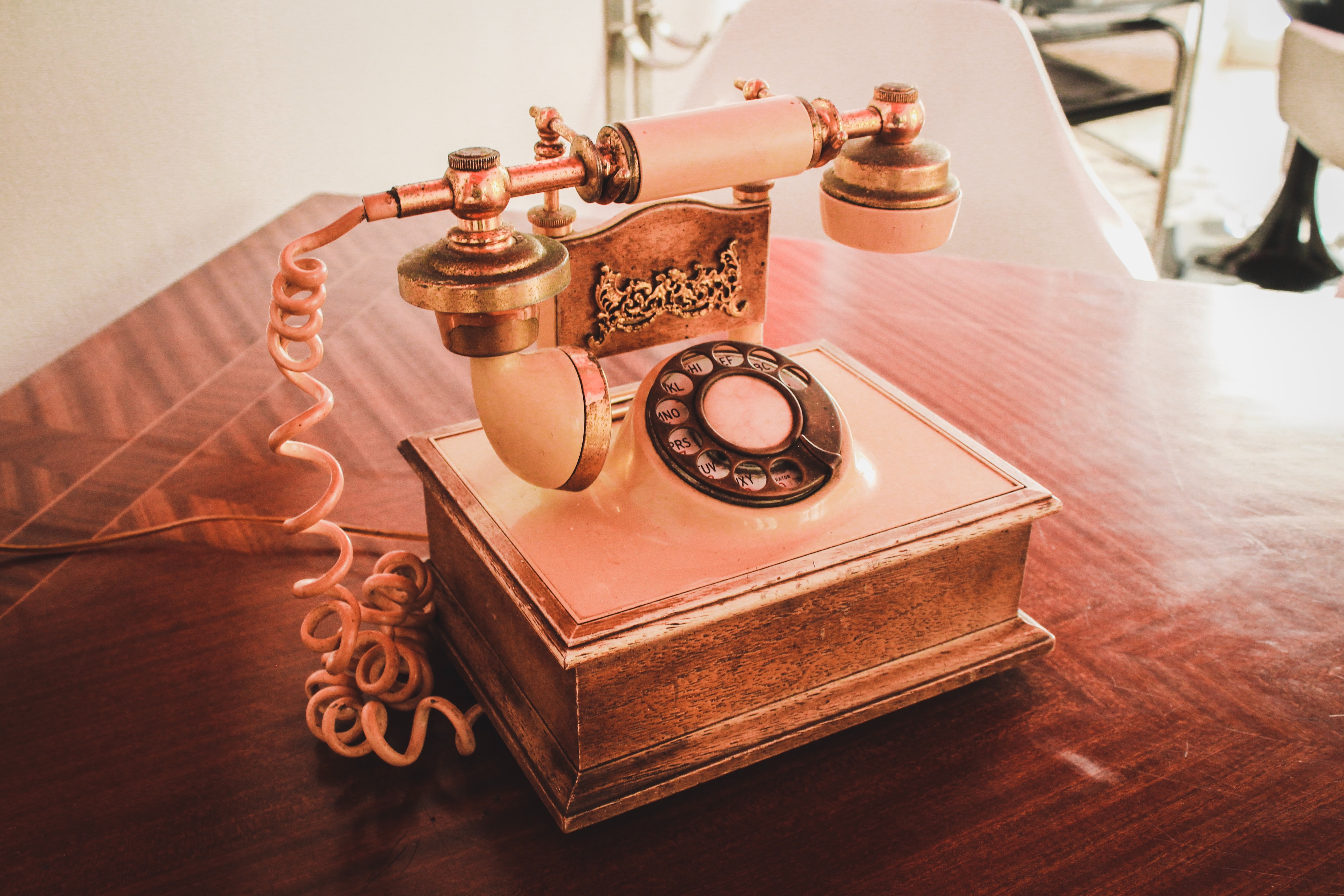 Si sot 50 vite u realizua telefonata e parë me celular