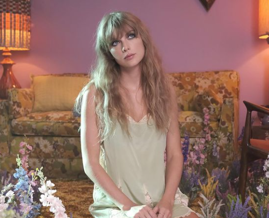 Shokohen fansat, Taylor Swift i jep fund romancës 6-vjeçare
