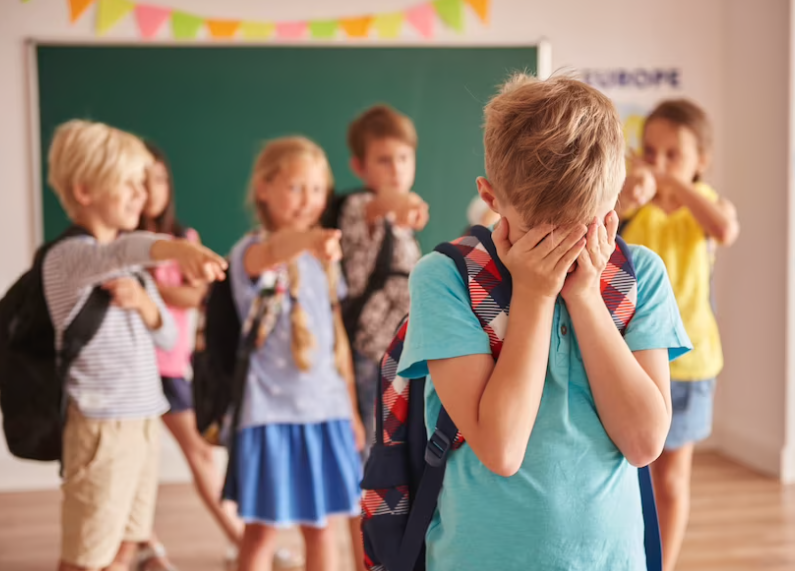 Sipas ekspertëve këto janë disa nga shenjat e heshtura që tregojnë se fëmija juaj po bullizohet