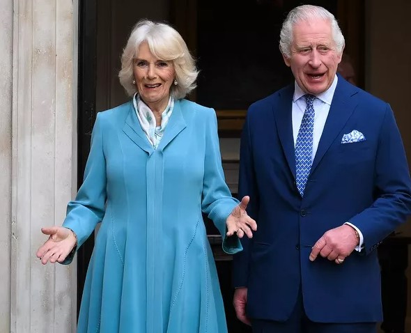 Mbreti Charles dhe Mbretëresha Camilla bëjnë daljen e parë pas kurorëzimit