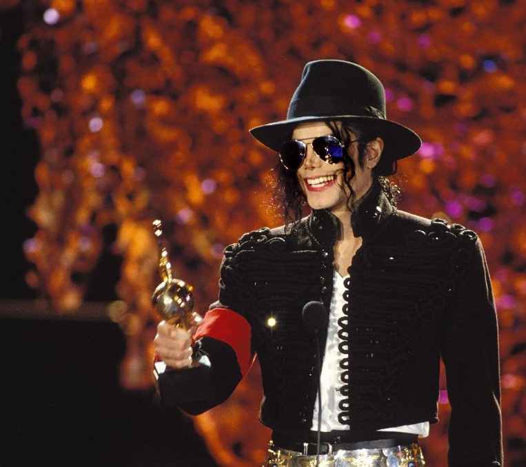 Kapelja ikonë e Michael Jackson së shpejti në ankand për shifrën e guximshme