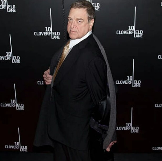 I lë të gjithë gojëhapur, aktori John Goodman shfaqet me 200 kilogramë më pak