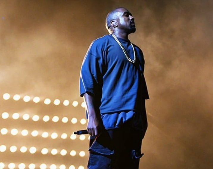 Kanye West braktis Bianca Censori për North West