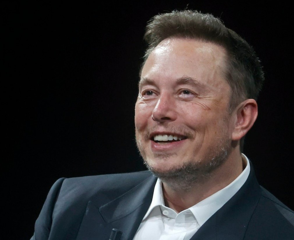 Tesla njofton integrimin e chatbotit ‘Grok’ në automjetet elektrike