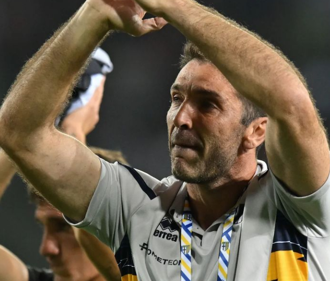 “Epokës” së tij i erdhi fundi, Buffon tërhiqet nga futbolli