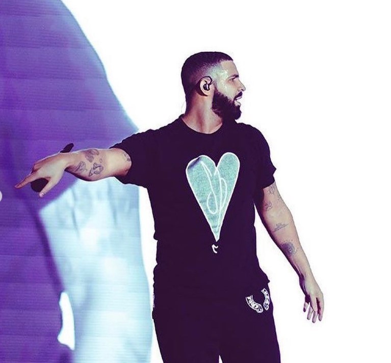 Drake bën gjestin bujar ndaj fanses në mes të koncertit