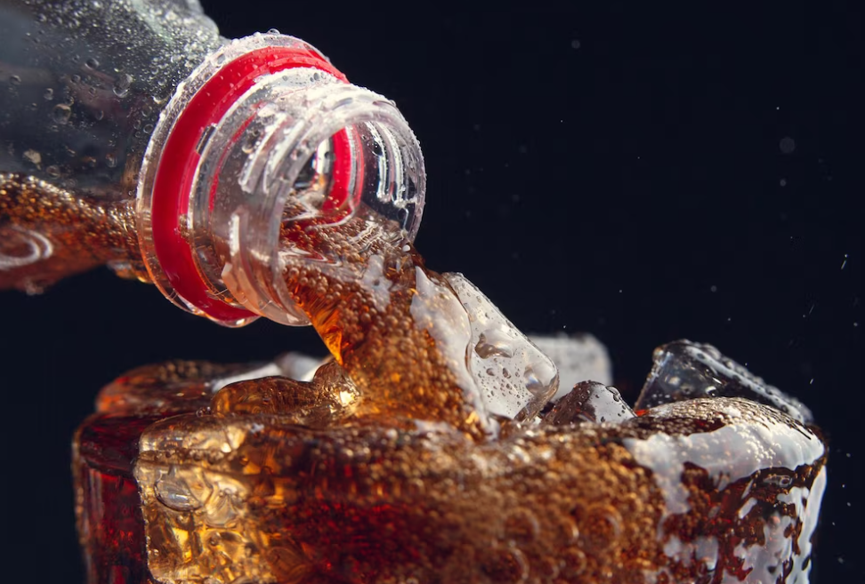Rreziqet e shëndetit që ju vijnë nga pijet e konservuara