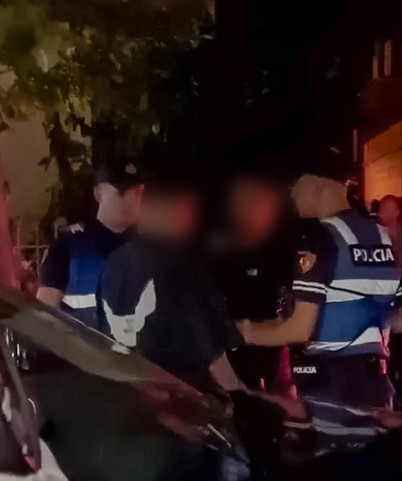 A kishte të shtëna me armë në bllok? Policia e kalon në heshtje përplasjen e frikshme në klubin e natës në Tiranë