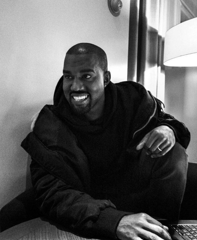 Kanye West ironizon Adidas-in në daljen e tij të fundit