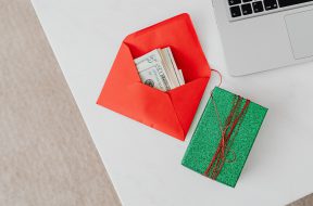 pexels-karolina-grabowska-5942578