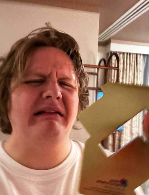 Lewis Capaldi, artisti më i shikuar në Tik-Tok