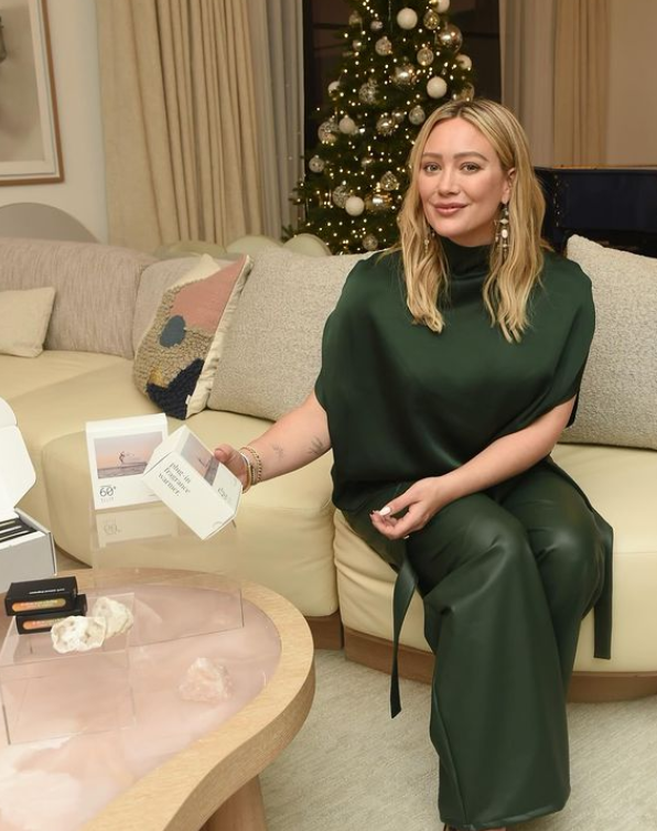 Hilary Duff njofton se është në pritje të fëmijës së saj të katërt