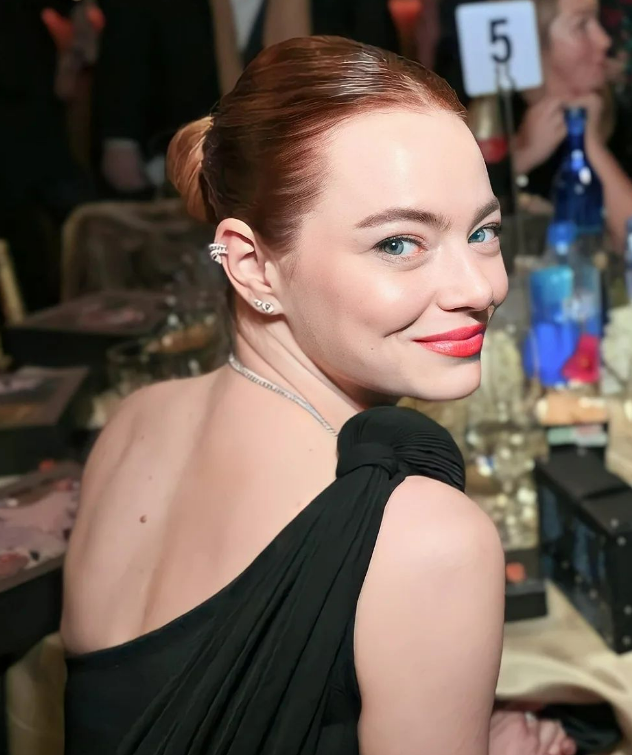 Aktorja e njohur Emma Stone nxjerr në shitje rezidencën e saj në Los Angeles për shumën marramendëse