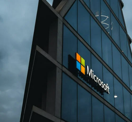 Microsoft zgjeron disponueshmërinë e asistentit të tij të sigurisë kibernetike të fuqizuar nga AI