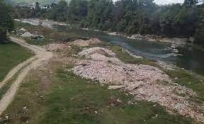 Ngjarje tronditëse në zonën e Krujës! Nëna hedh fëmijën e porsalindur në lumin Tapizë