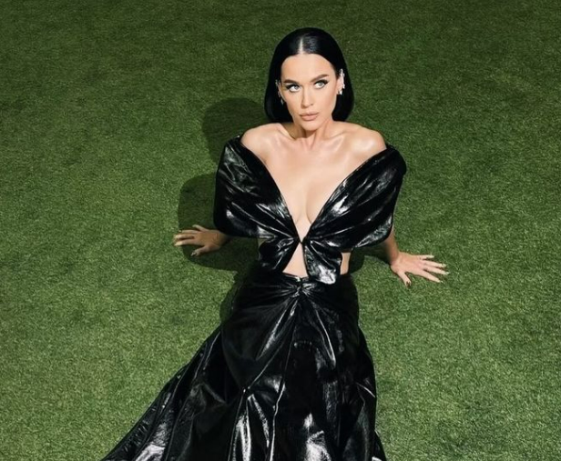 Katy Perry reagon ndaj imazhit të saj të rremë viral të Met Gala