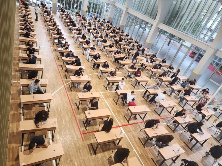 28 mijë maturantë sot i nënshtrohen provimit të Matematikës