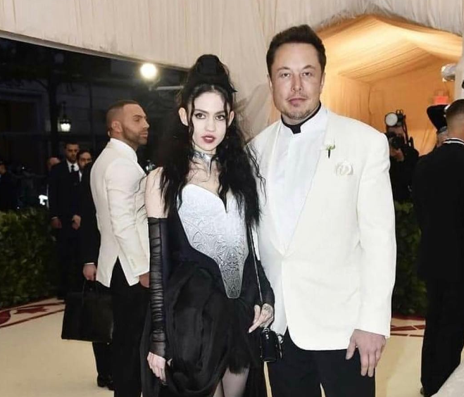 Grimes e mbështet vajzën e saj, Vivian ndaj akuzave të Elon Musk