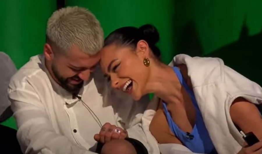 Gjesti i propozon Eglit në formë të çuditshme, ja si reagoi ajo