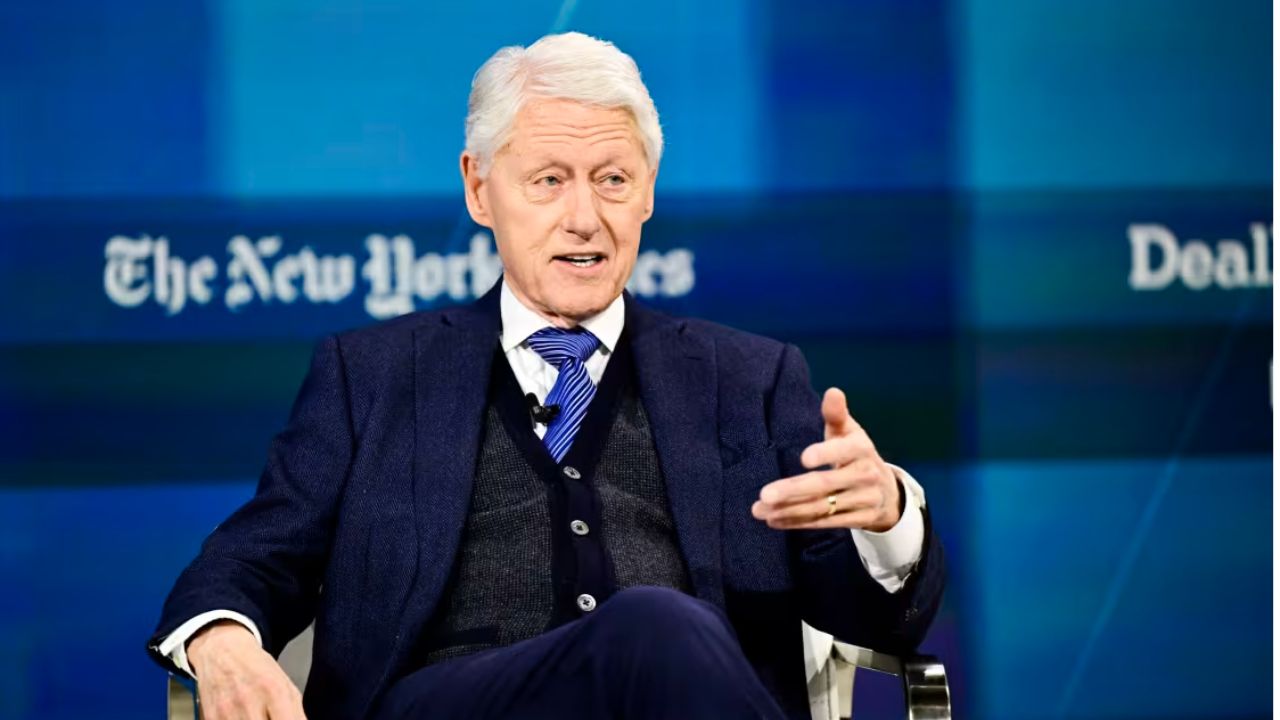 Clinton dhe Trump të listuar në librin e vitit 2003 për 50-vjetorin e lindjes së Jeffrey Epstein