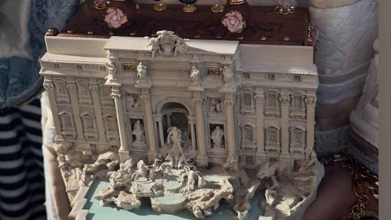 Dolce & Gabbana krijon një çantë dore frymëzuar nga Shatërvani Trevi i Romës