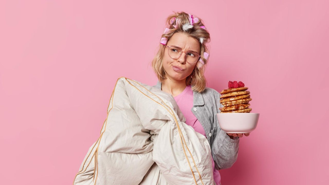 Pse ndihemi kaq të përgjumur pasi konsumojmë ushqim