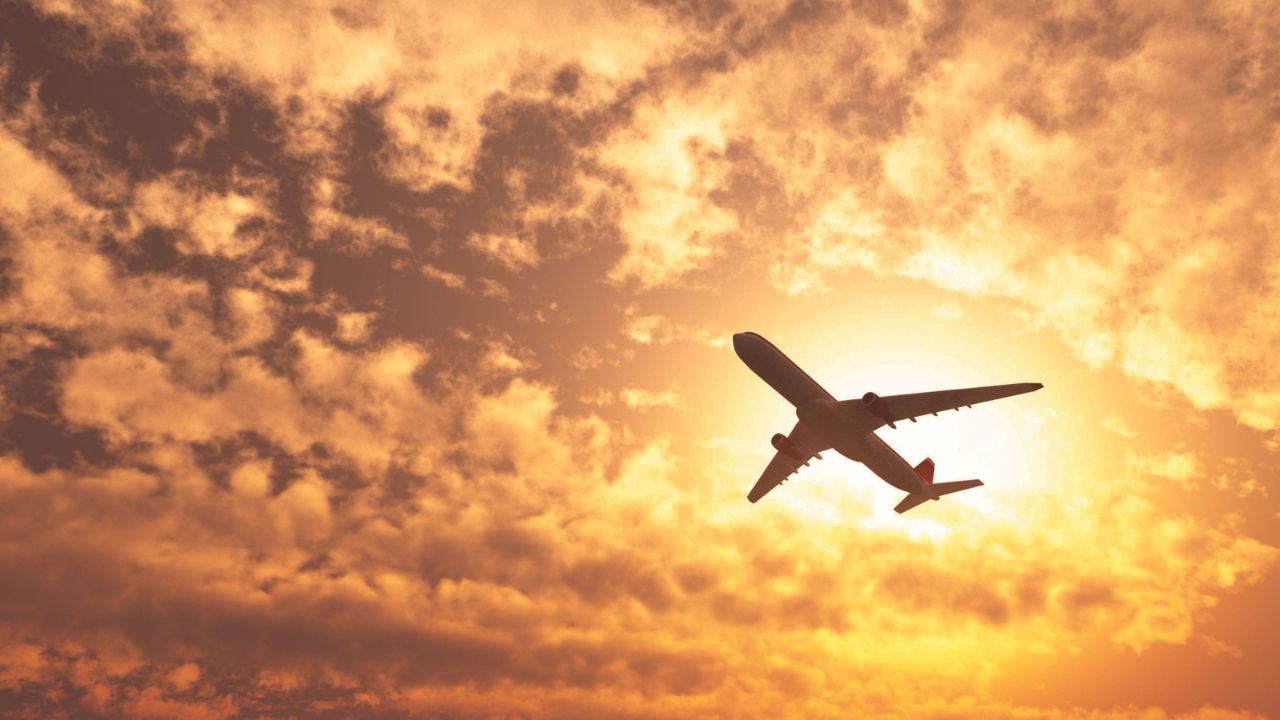 Turbulencat po bëhen më të shpeshta dhe më të rënda, ja rrugët më të ashpra të fluturimit