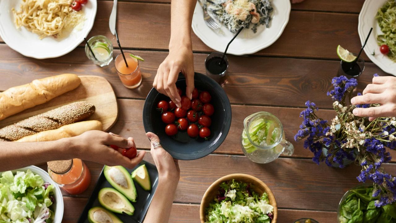 Ekspertët thonë se ‘renditja e vakteve’ mund të përmirësojë shëndetin – por si?