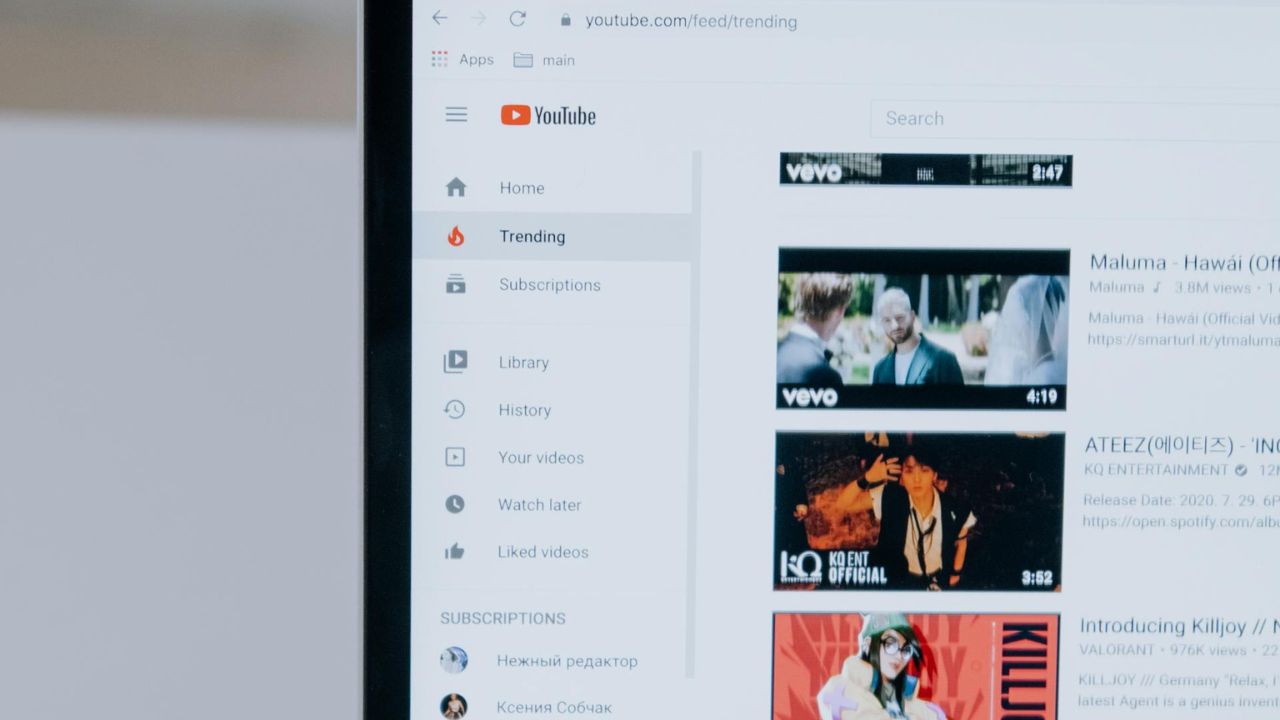 YouTube do të identifikojë të miturit që hyjnë si të rritur dhe do të kufizojë përmbajtjen: Ja se si