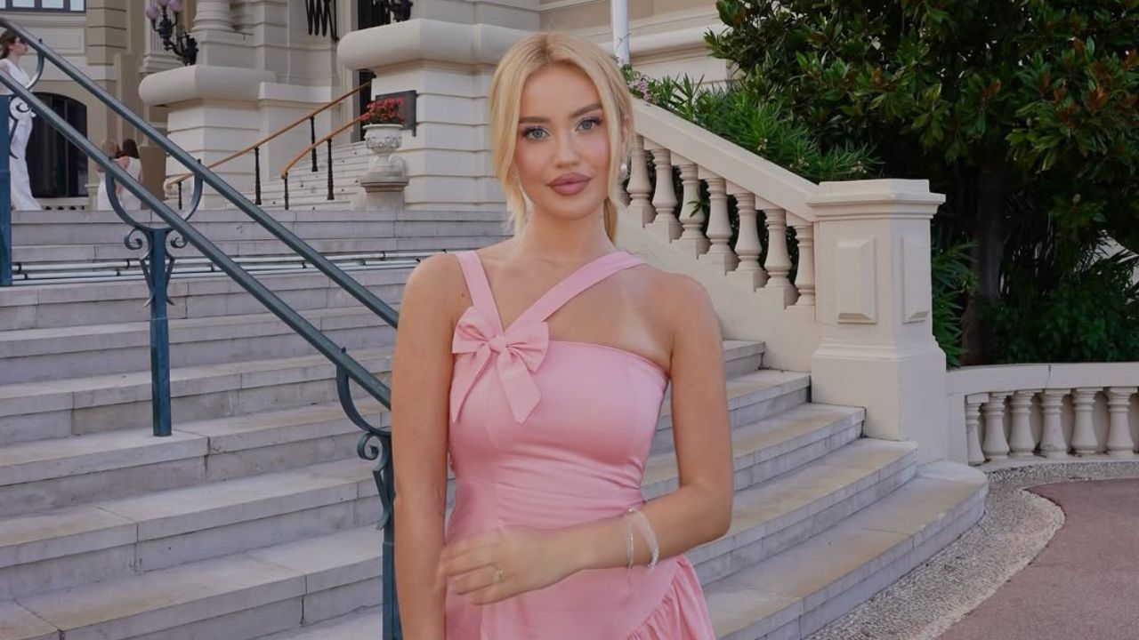 Ndjekësja i shkruan komente fyese – Dea Mishel i bën veprimin e papritur