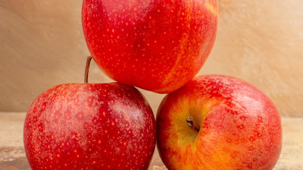 Ky frut mund të jetë më i mirë për shëndetin tuaj në përgjithësi sesa një mollë