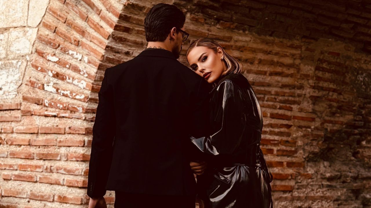 “Mjegull në Tiranë” — Kënga e re e Anxhela Peristerit që solli mjegullën edhe në realitet!