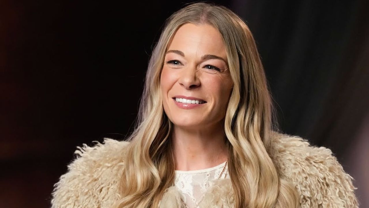 LeAnn Rimes ndan përditësime shëndetësore pasi i ranë dhëmbët ndërsa këndonte