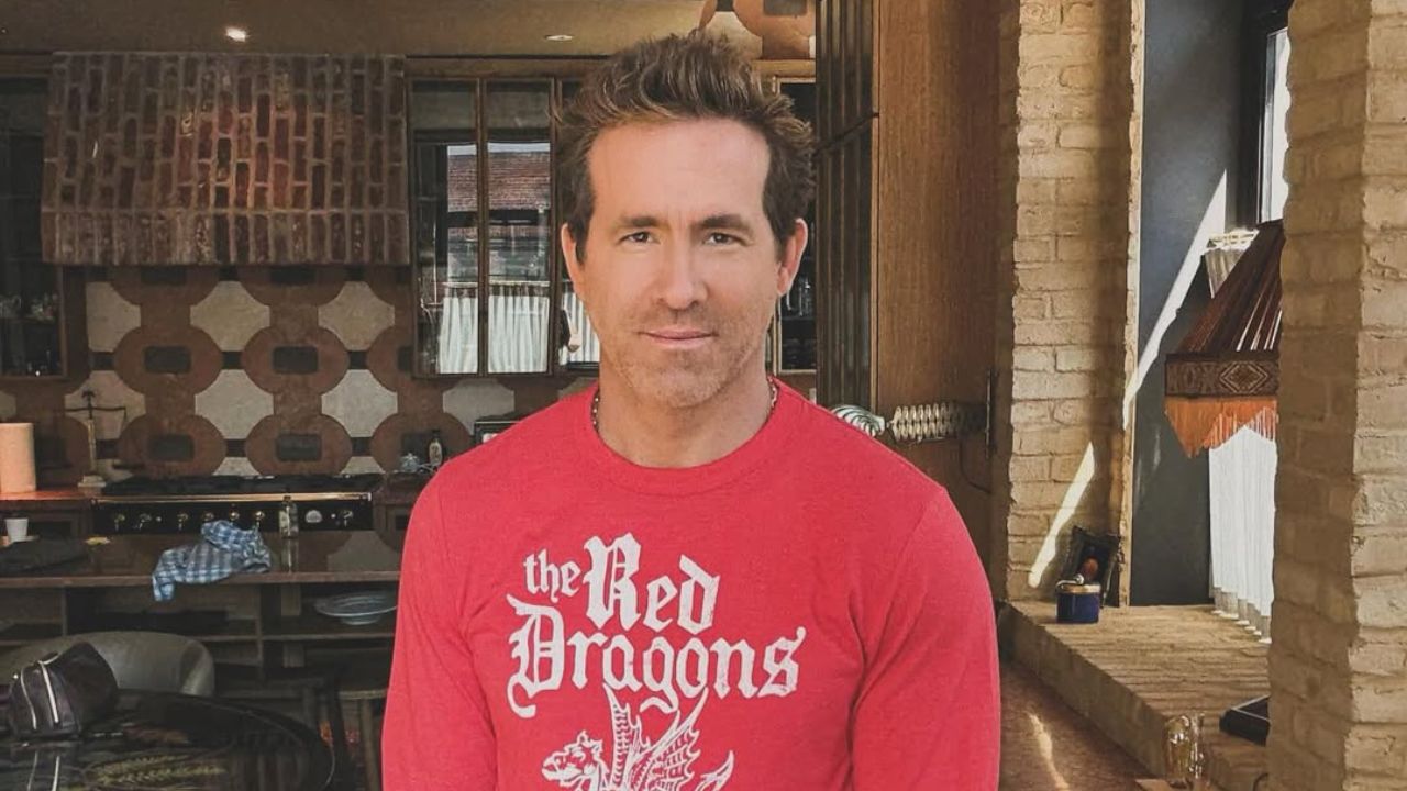 Ryan Reynolds bën një koment të rrallë rreth marrëdhënies të ‘komplikuar’ me babanë e tij