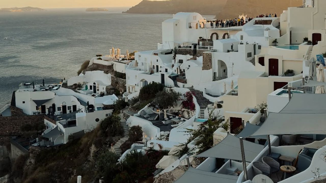 Greqia sërisht bum rekord të turistëve me një fitim prej 16.7 miliardë eurosh