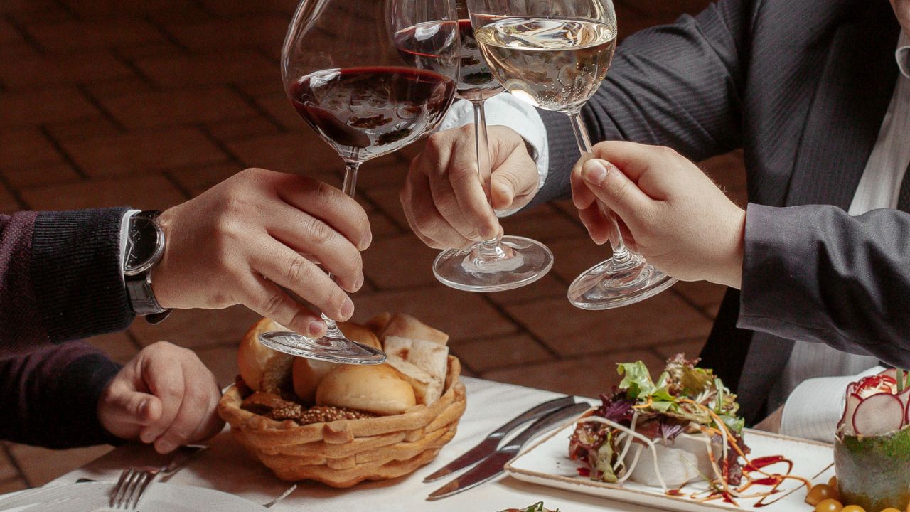 Shkencëtarët zbulojnë kohën ideale për të ngrënë darkën në dimër