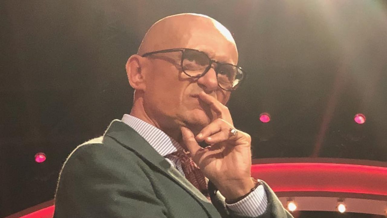 Tronditet Italia! Alfonso Signorini mesazhe intime me banorët e Grande Fratello