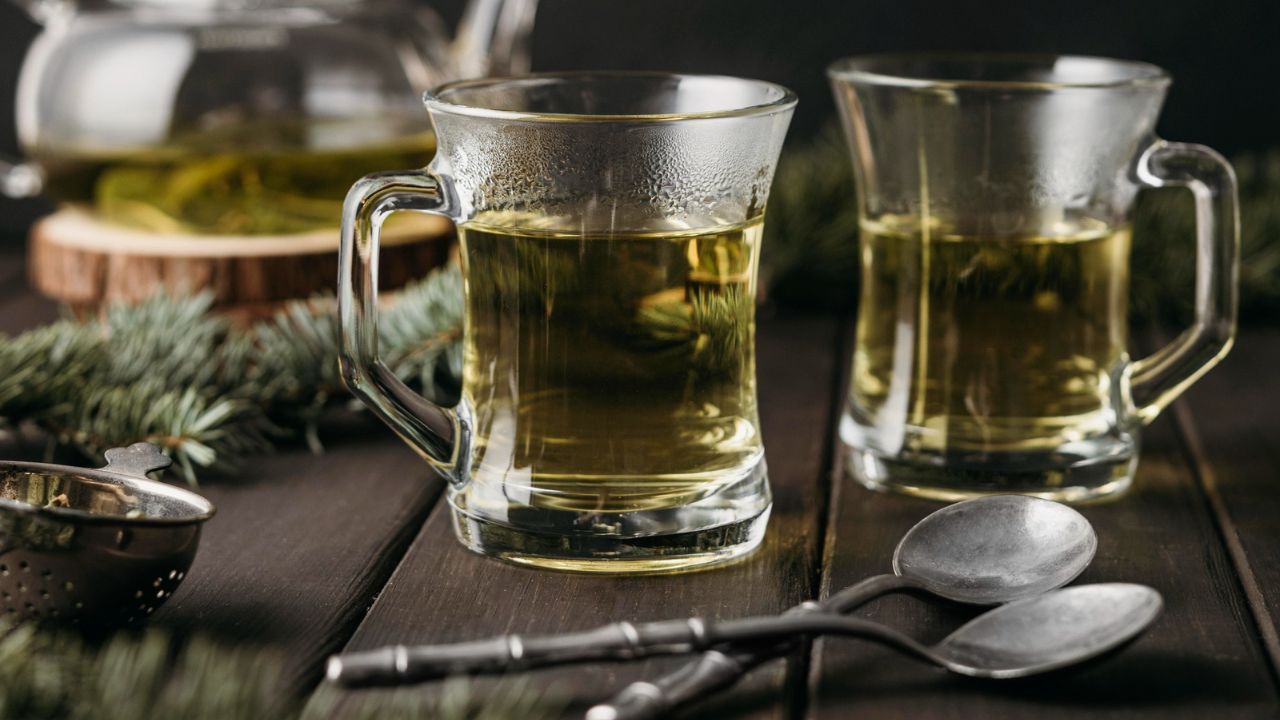 Kur duhet të pini çaj jeshil? Në mëngjes apo në mbrëmje