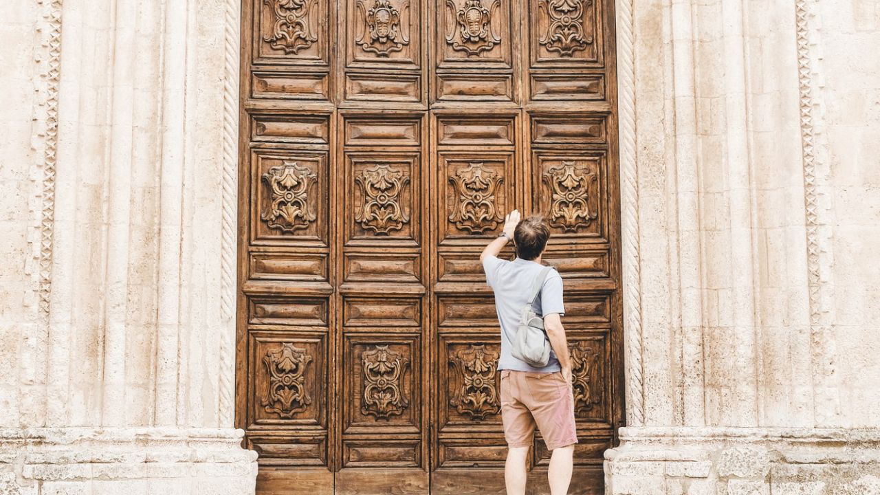 “Hapet dera e kishës si një mrekulli” Aplikacioni telefonik që është çelësi i artit fetar të Italisë