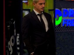 Spotlight-i i shtëpisë nuk ta zbeh ndriçimin askush & asgjë!🌟 VOTONI finalistin dhe FITUESIN tu