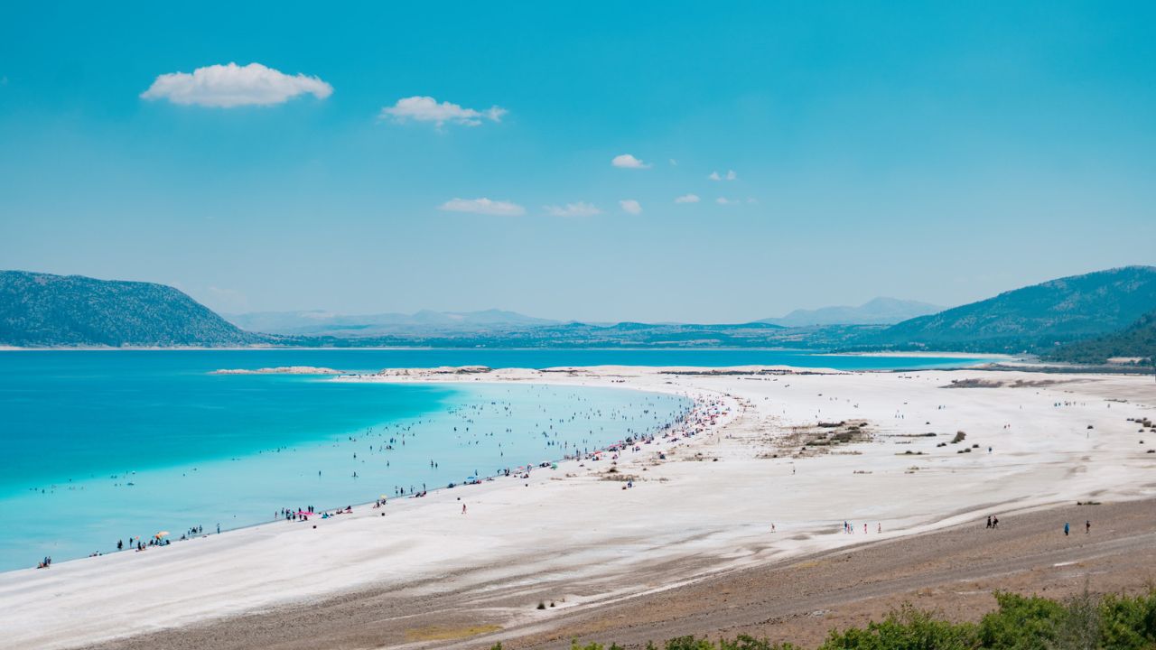 Shtrihet në dy vende! Ky është plazhi më i gjatë në Evropë