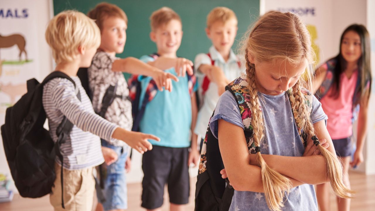 Një ligj kundër heshtjes: Si rrezikon projektligji i propozuar i Francës për dhunën në shkollë të dëmtojë vulën e shenjtë të rrëfimit